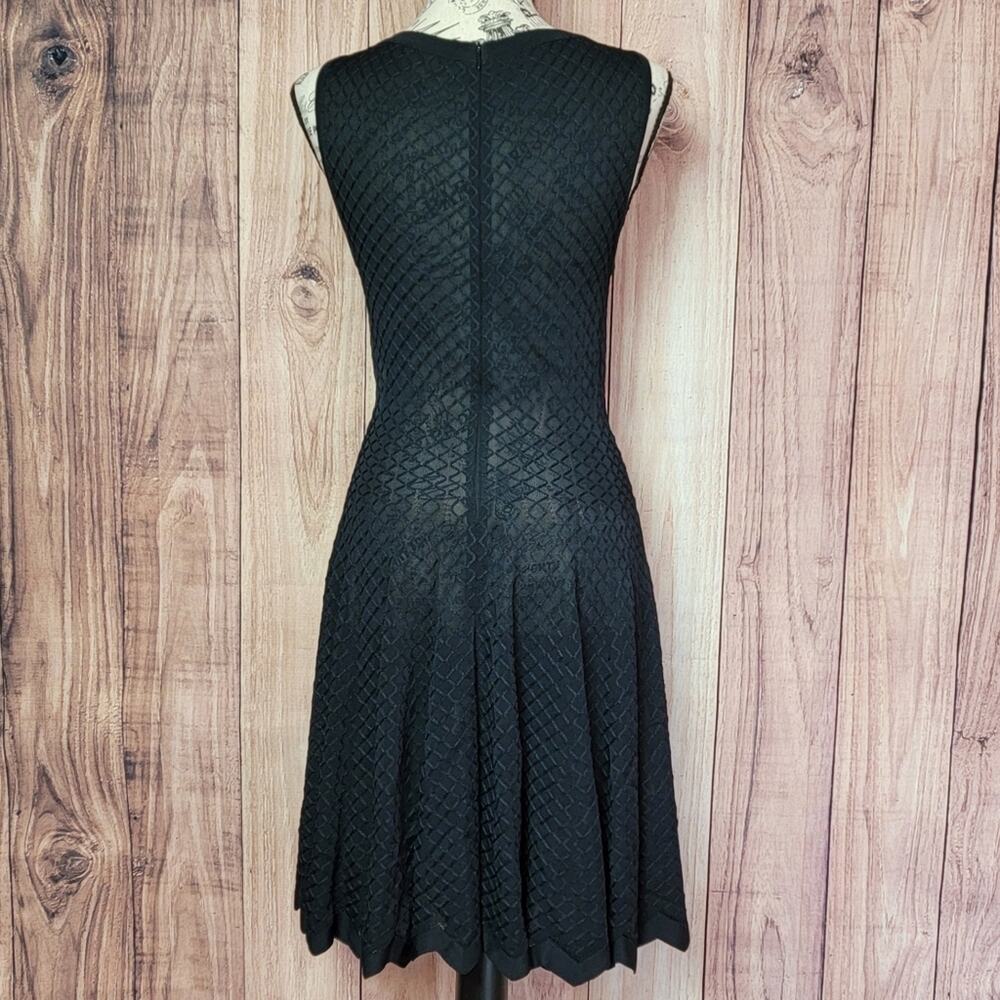 VINTAGE Alaรฏa Alaia Paris Black Fit and Flare Knit Dress, Sz 40FR / US 8 - Picture 3 of 16